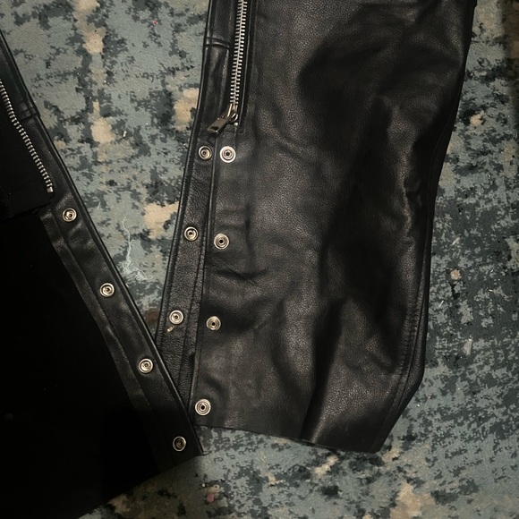 Black Leather Riding Chaps - Picture 5 of 8